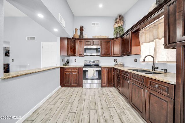 7138 W CHOLLA Street, Peoria, AZ 85345