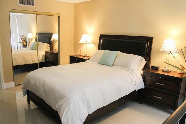 1830 Embassy Drive 123, West Palm Beach, FL 33401