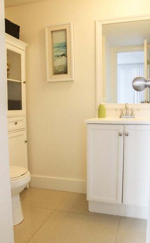 1830 Embassy Drive 123, West Palm Beach, FL 33401