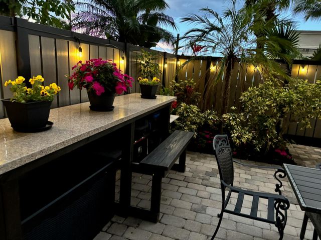 1830 Embassy Drive 123, West Palm Beach, FL 33401