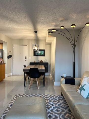 1830 Embassy Drive 123, West Palm Beach, FL 33401