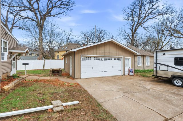 1587 34th Avenue, Moline, IL 51265