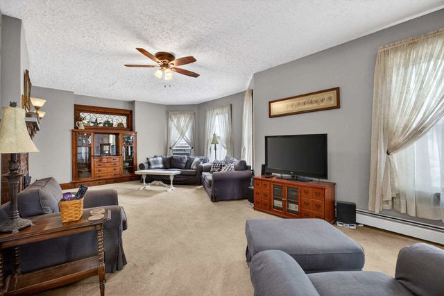 1587 34th Avenue, Moline, IL 51265