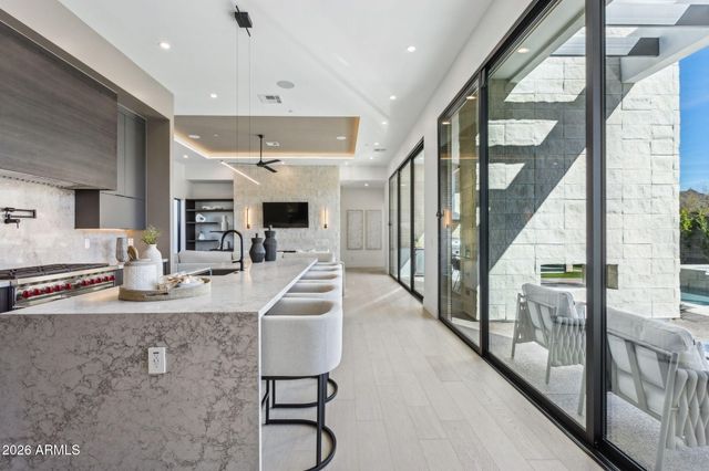 1832 E PALMAIRE Avenue, Phoenix, AZ 85020