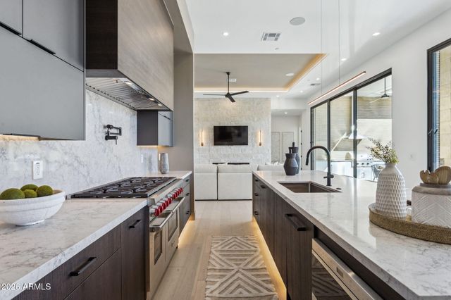 1832 E PALMAIRE Avenue, Phoenix, AZ 85020