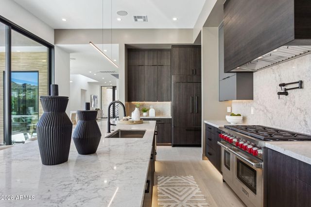 1832 E PALMAIRE Avenue, Phoenix, AZ 85020