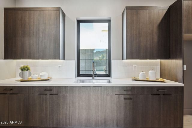 1832 E PALMAIRE Avenue, Phoenix, AZ 85020