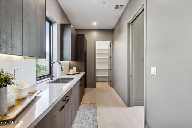 1832 E PALMAIRE Avenue, Phoenix, AZ 85020