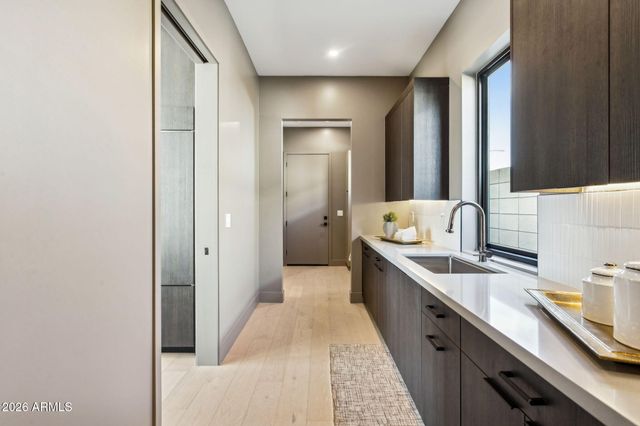 1832 E PALMAIRE Avenue, Phoenix, AZ 85020