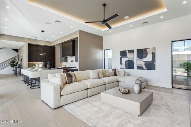 1832 E PALMAIRE Avenue, Phoenix, AZ 85020