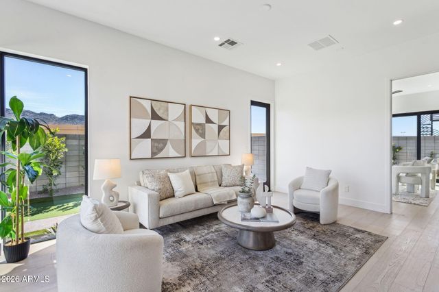 1832 E PALMAIRE Avenue, Phoenix, AZ 85020