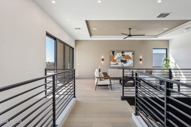 1832 E PALMAIRE Avenue, Phoenix, AZ 85020