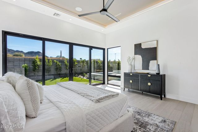 1832 E PALMAIRE Avenue, Phoenix, AZ 85020