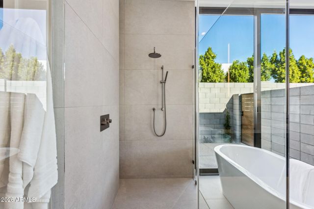 1832 E PALMAIRE Avenue, Phoenix, AZ 85020