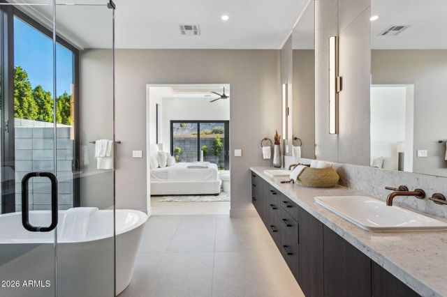 1832 E PALMAIRE Avenue, Phoenix, AZ 85020