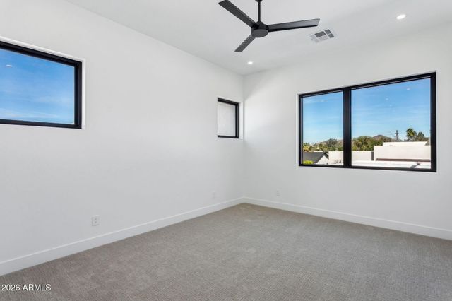 1832 E PALMAIRE Avenue, Phoenix, AZ 85020