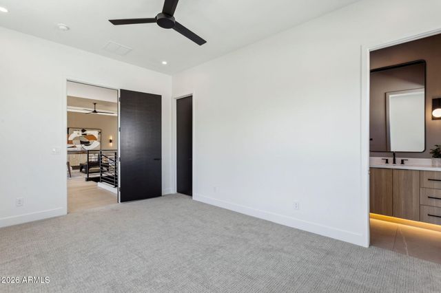 1832 E PALMAIRE Avenue, Phoenix, AZ 85020