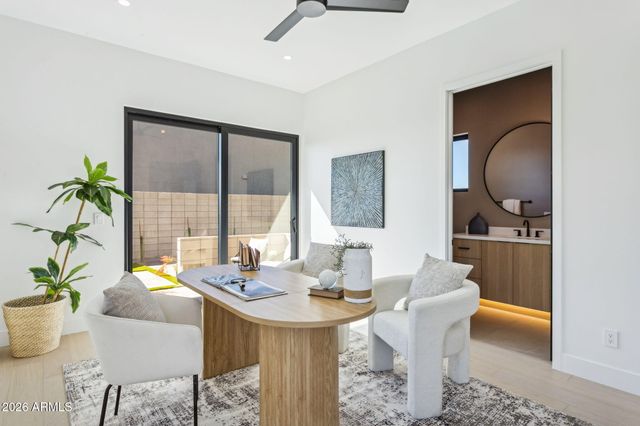 1832 E PALMAIRE Avenue, Phoenix, AZ 85020