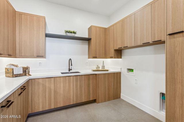 1832 E PALMAIRE Avenue, Phoenix, AZ 85020