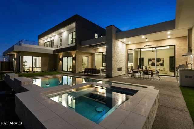 1832 E PALMAIRE Avenue, Phoenix, AZ 85020