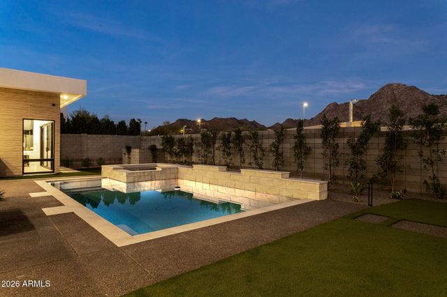 1832 E PALMAIRE Avenue, Phoenix, AZ 85020