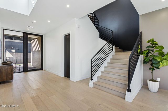 1832 E PALMAIRE Avenue, Phoenix, AZ 85020