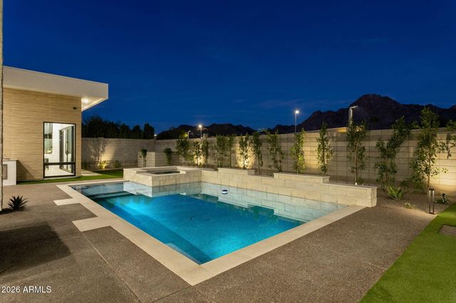 1832 E PALMAIRE Avenue, Phoenix, AZ 85020