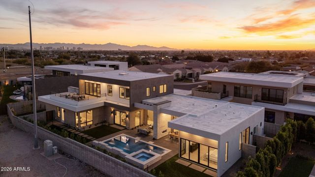 1832 E PALMAIRE Avenue, Phoenix, AZ 85020