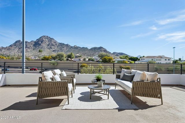 1832 E PALMAIRE Avenue, Phoenix, AZ 85020