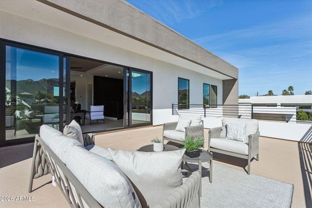 1832 E PALMAIRE Avenue, Phoenix, AZ 85020