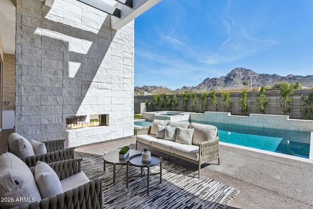 1832 E PALMAIRE Avenue, Phoenix, AZ 85020