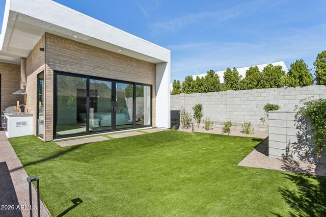 1832 E PALMAIRE Avenue, Phoenix, AZ 85020