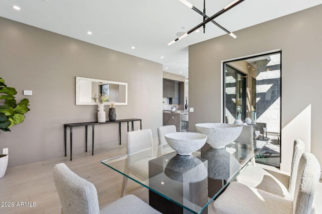 1832 E PALMAIRE Avenue, Phoenix, AZ 85020