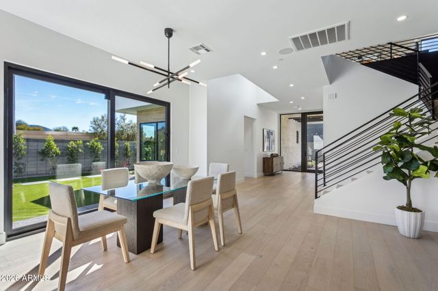 1832 E PALMAIRE Avenue, Phoenix, AZ 85020