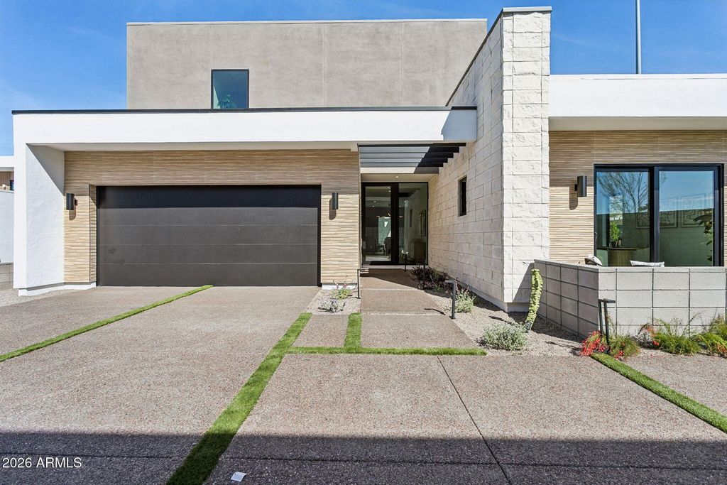 1832 E PALMAIRE Avenue, Phoenix, AZ 85020