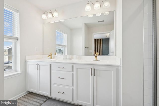 12 PALERMO LN, Mount Laurel, NJ 08054