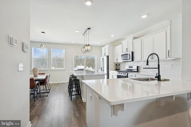 12 PALERMO LN, Mount Laurel, NJ 08054