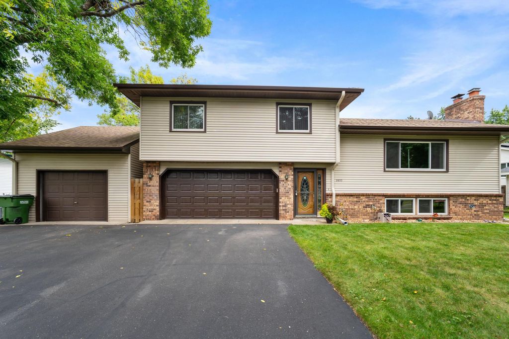 8653 Brant Street NE, Circle Pines, MN 55014 — photo 2