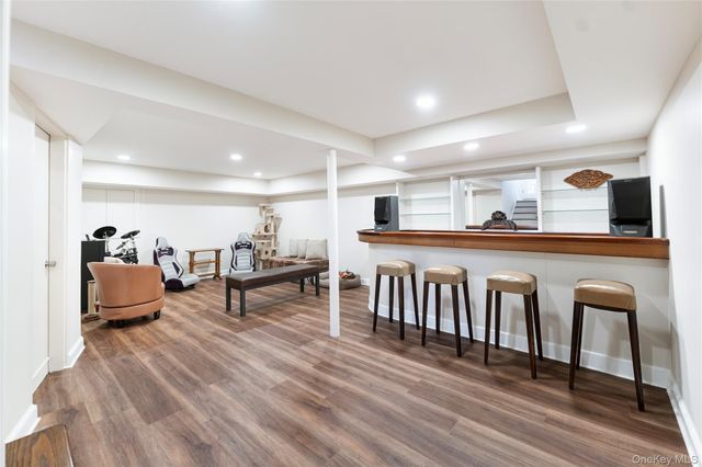 6 White Plains Road, Bronxville, NY 10708