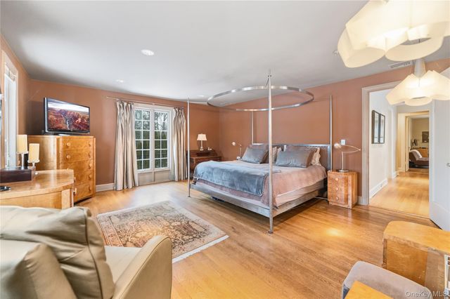 6 White Plains Road, Bronxville, NY 10708