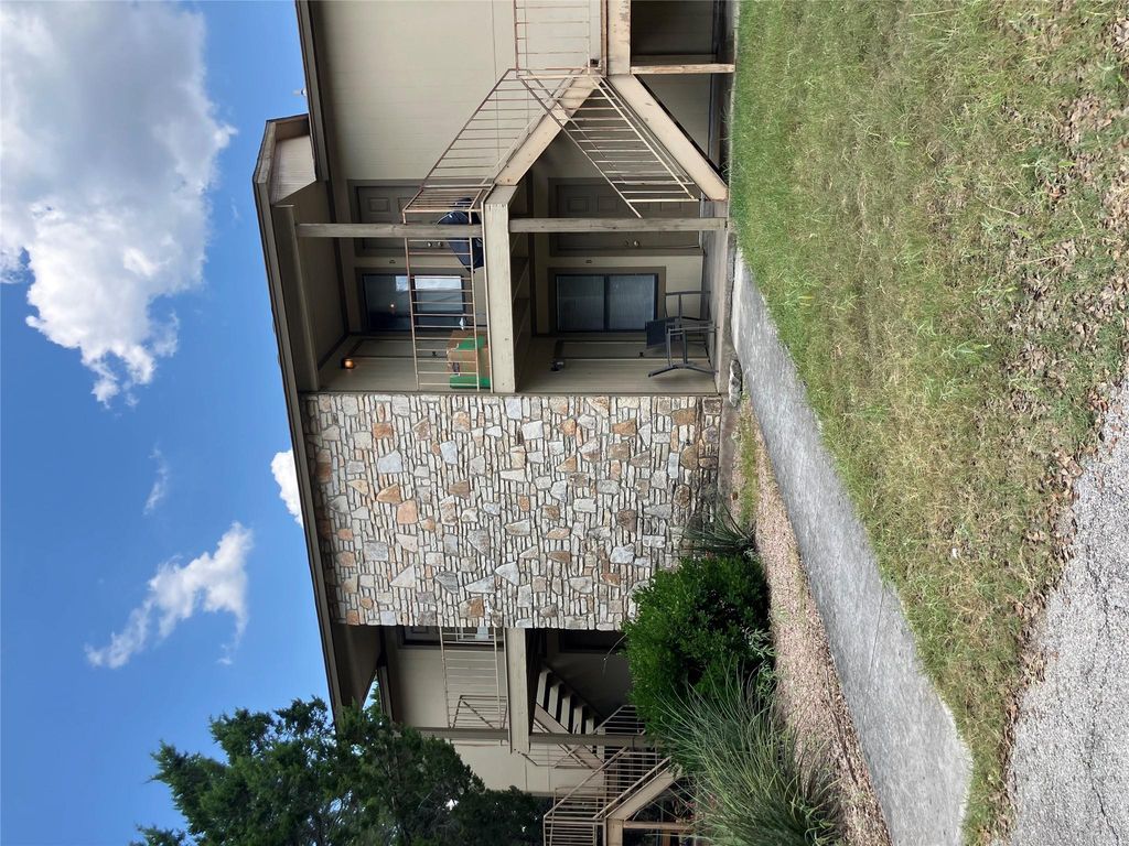 20700-B Bonanza ST B, Lago Vista, TX 78645