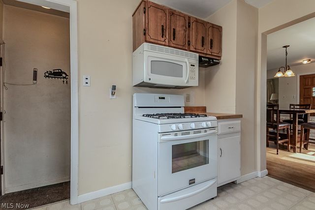400 Harris Road, Richmond Heights, OH 44143
