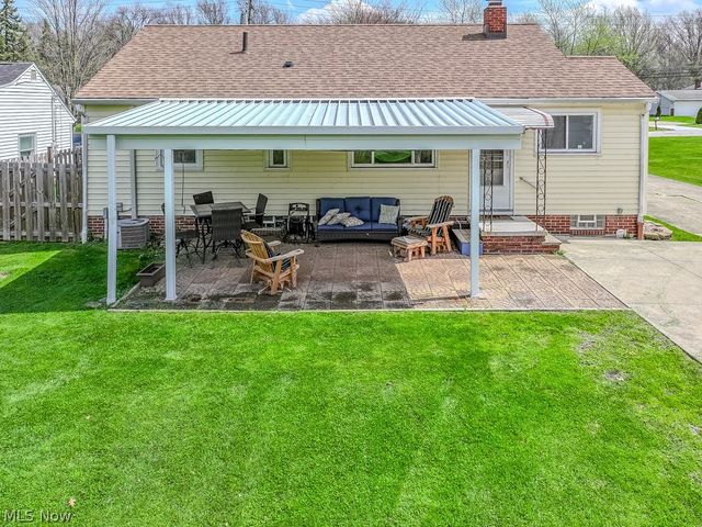 400 Harris Road, Richmond Heights, OH 44143