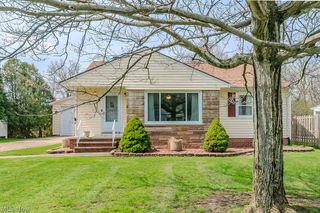 400 Harris Road, Richmond Heights, OH 44143