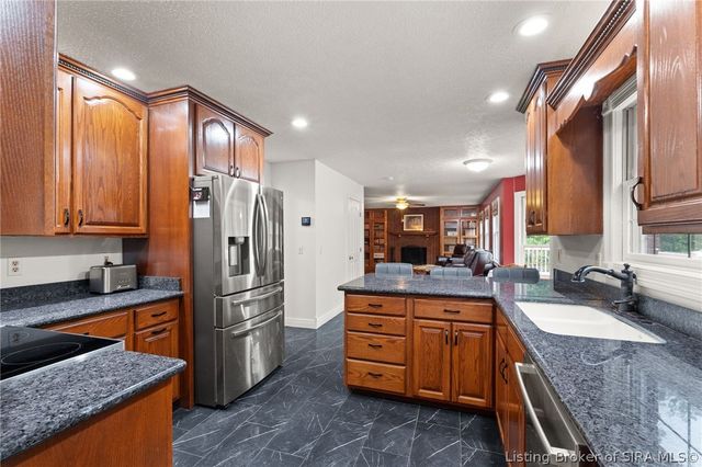 974 Pinewood Trail NE, New Salisbury, IN 47161