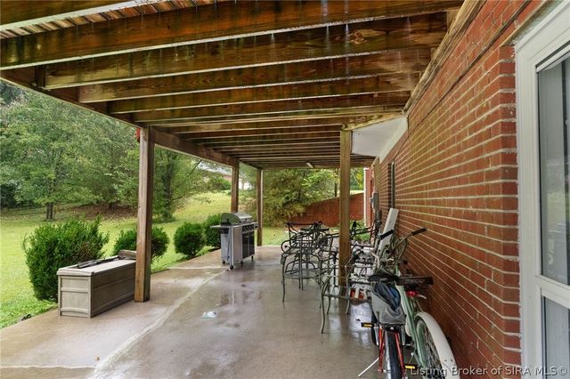 974 Pinewood Trail NE, New Salisbury, IN 47161