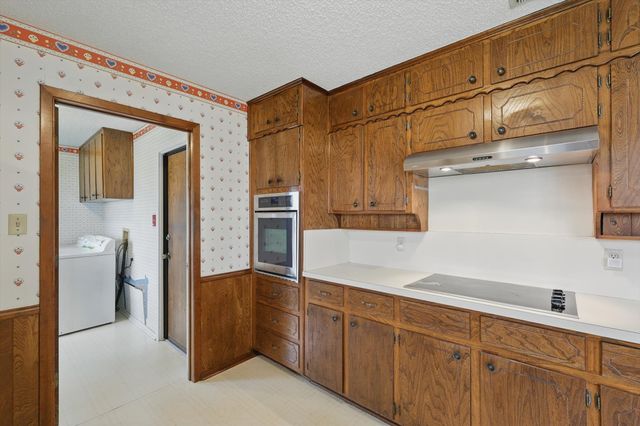 1912 River Bend Road, Arlington, TX 76014