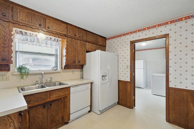 1912 River Bend Road, Arlington, TX 76014