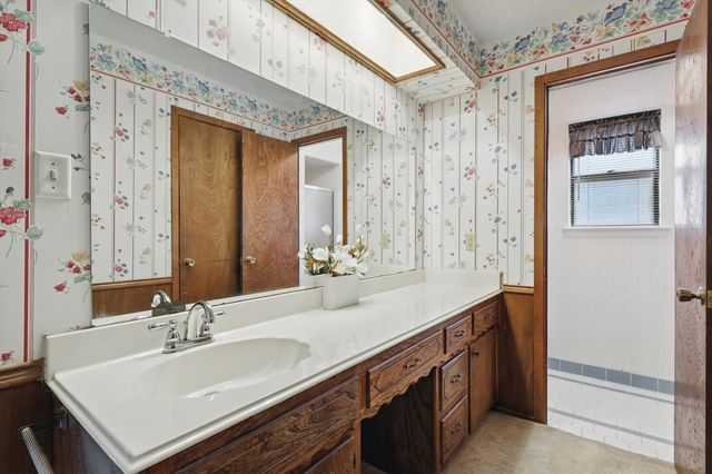 1912 River Bend Road, Arlington, TX 76014