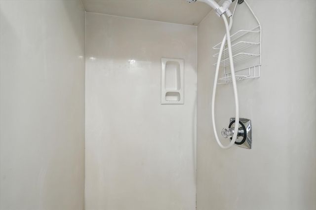 1912 River Bend Road, Arlington, TX 76014